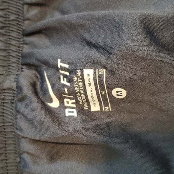 Nike Running Shorts - Picture 3 of 4
